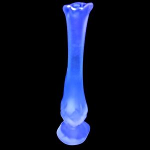 Vintage Fenton Satin Clear Bud Vase Water Lily Swung Footed Glows Lavender‎ MCM